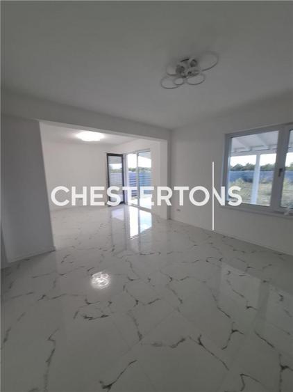 Casă cu 5 camere cu Teren 630 Mp în Corbeanca
