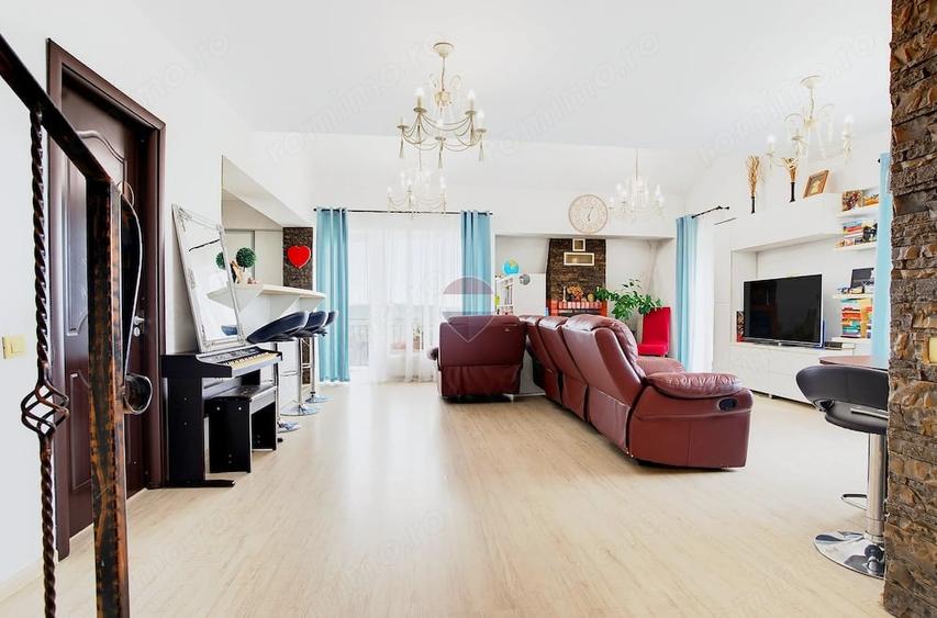 Apartament cu 5 camere decomandat în Breazu