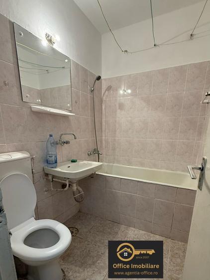 Apartament cu 2 camere semidecomandat în Săsar