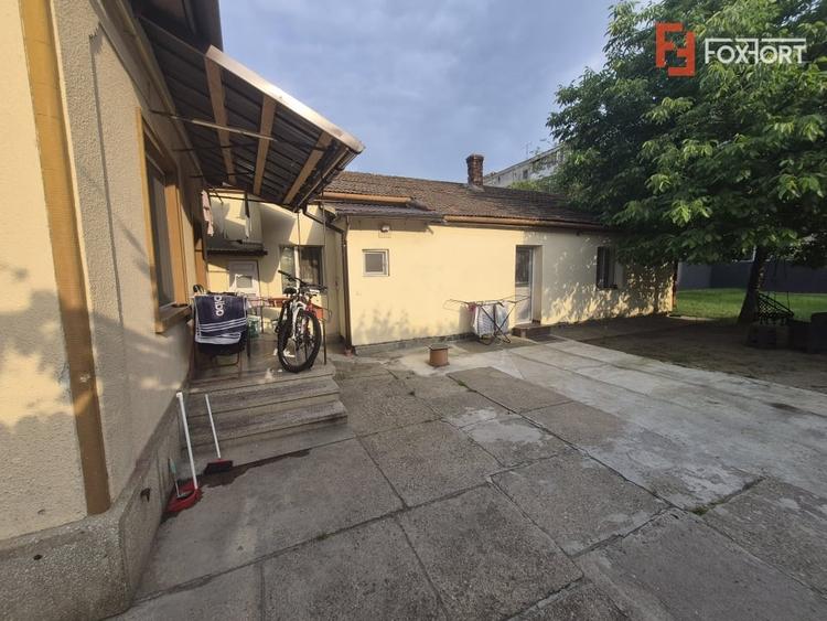 Casă individuală cu 2 camere cu Canalizare în Lipovei