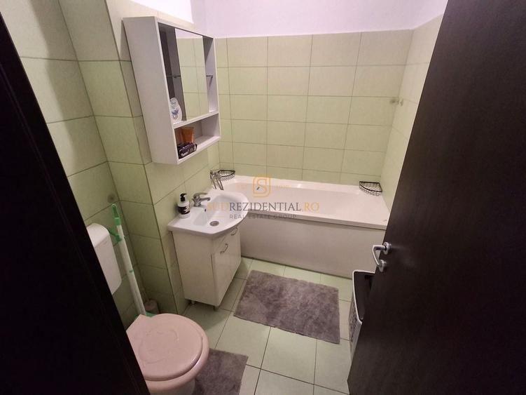 Garsonieră decomandată, mobilată în Central