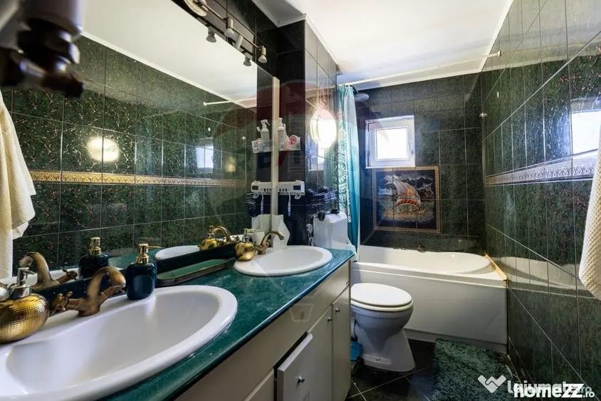 Apartament cu 3 camere decomandat în Podgoria