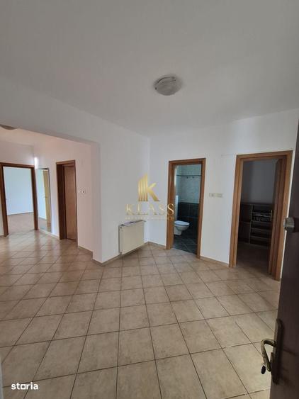 Apartament cu 4 camere decomandat în Herăstrău