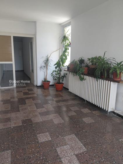 Apartament cu 4 camere decomandat în Pantelimon