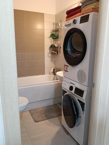 Apartament cu 3 camere decomandat în Olteni