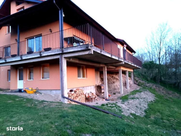 Gospodarie, casa cu 5 camere si 8272 mp teren, in Oarda - 12