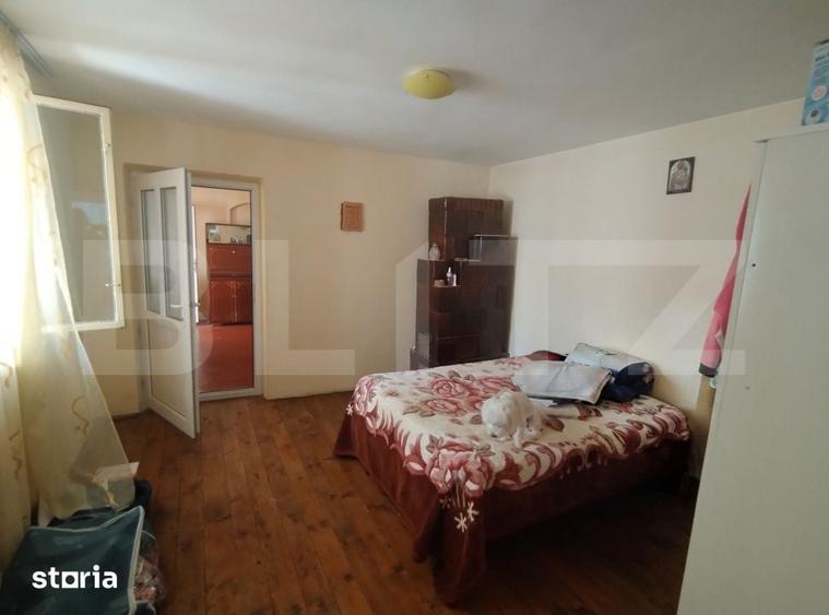 Casă cu 4 camere cu Teren 1100 Mp în Central