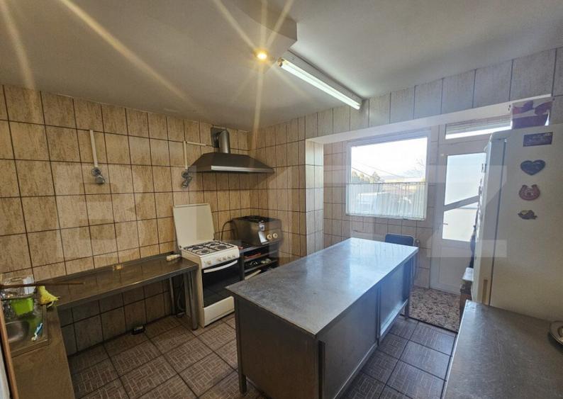 Spațiu comercial, de 770 mp, în Horea