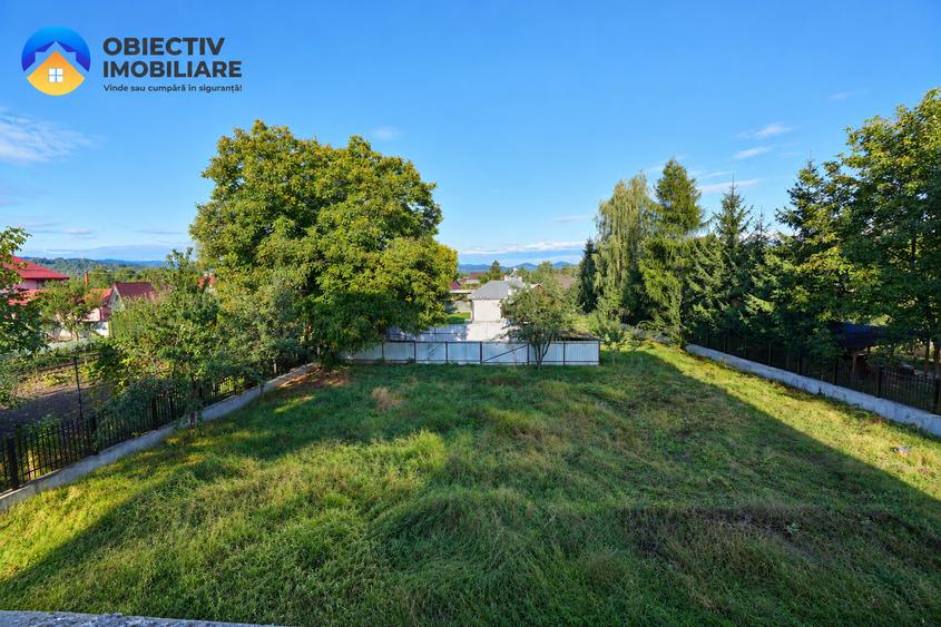 Casă individuală cu 5 camere cu Teren 1400 Mp în Central