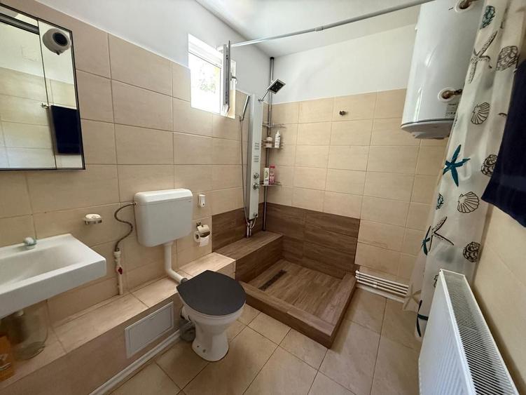 Casă individuală cu 3 camere cu Canalizare în Bujoreni