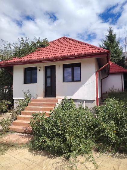 Casă individuală cu 18 camere cu Teren 1300 Mp în Bucium