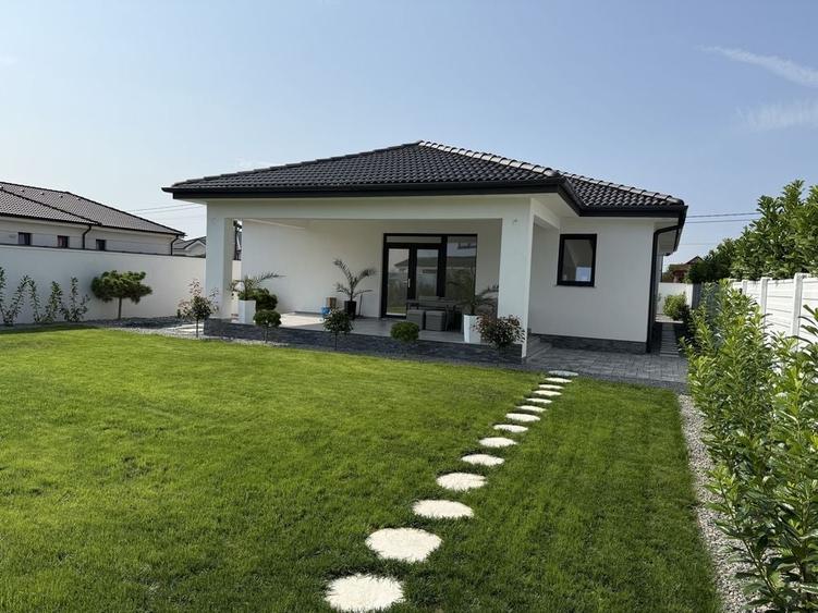 Casă cu 3 camere cu Teren 670 Mp în Exterior Vest