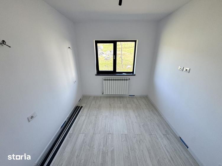 Casă cu 3 camere cu Teren 460 Mp în Bucium