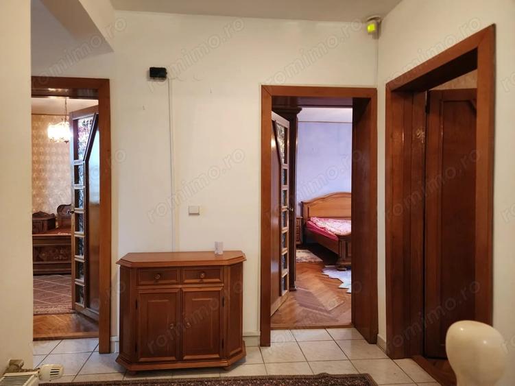 Casă cu Teren 800 Mp în Central