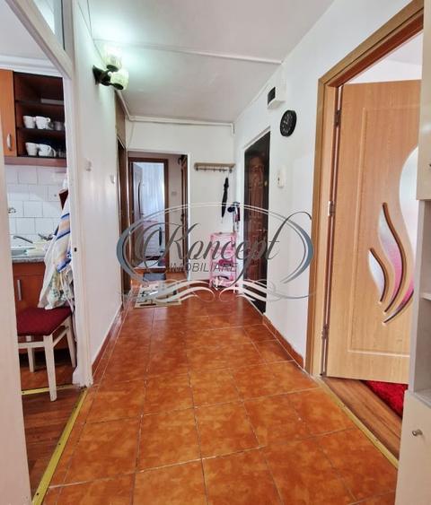 Apartament cu 3 camere decomandat, mobilat în Zorilor