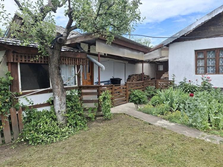 Casă cu Teren 1500 Mp în Secu