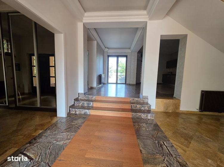 Casă cu 4 camere în Dămăroaia