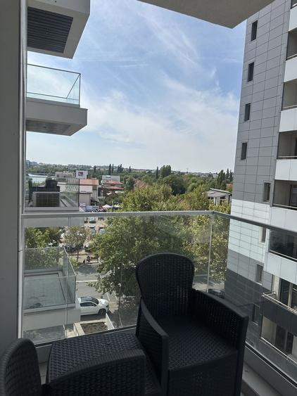 Apartament cu 2 camere semidecomandat în Băneasa