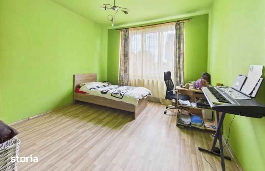 Casă cu 6 camere cu Teren 1.2 Mp în Săcălaz