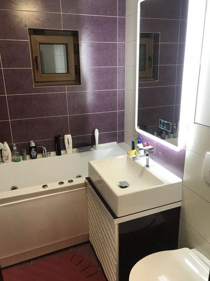 Apartament cu 2 camere decomandat în Micro 17