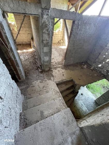 Casă cu 4 camere cu Teren 250 Mp în Central