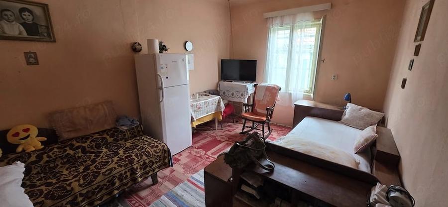 Casă cu 3 camere cu Teren 1600 Mp în Exterior Vest
