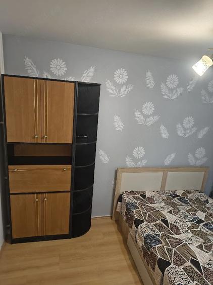 Apartament cu 2 camere semidecomandat în Berceni