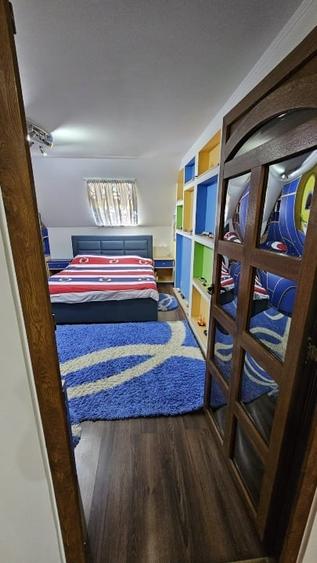 Apartament cu 5 camere decomandat, mobilat în Dumbrăveni