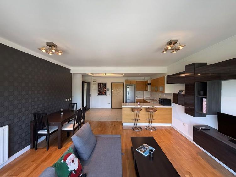 Apartament cu 2 camere decomandat, mobilat în Tei