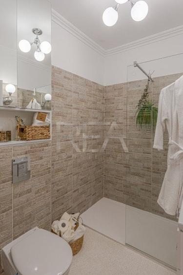 Apartament cu 3 camere decomandat în Metalurgiei