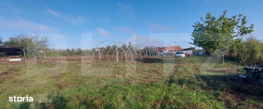 Casă cu 2 camere cu Teren 3200 Mp în Central