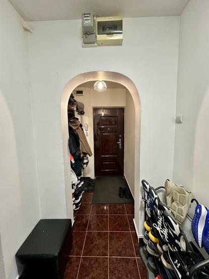 Apartament cu 4 camere decomandat în Drumul Taberei