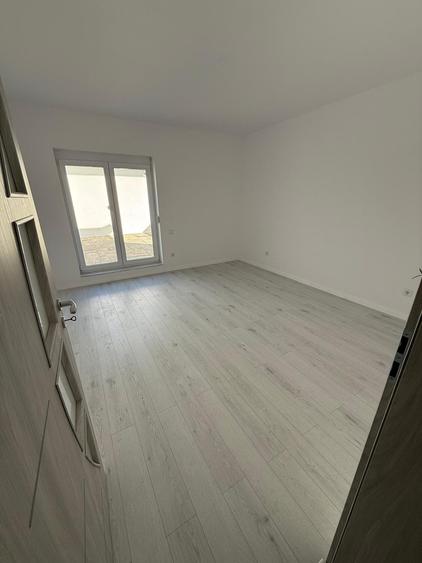 Penthouse 2 camere, 2 terase 40 mp, lift, incalz pardoseala, baie cu geam + TVA - 8