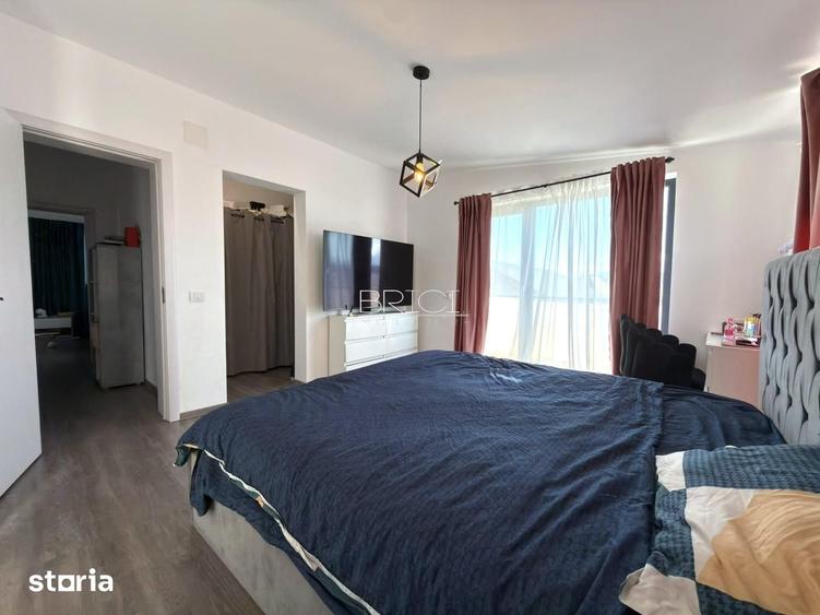 Casă cu 3 camere semidecomandat cu Teren 300 Mp în Hărmanului