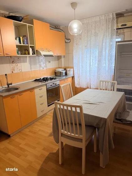 Apartament cu 3 camere decomandat în Dristor