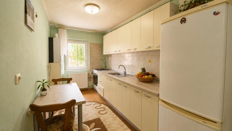 Apartament cu 2 camere decomandat, mobilat în Răcădău