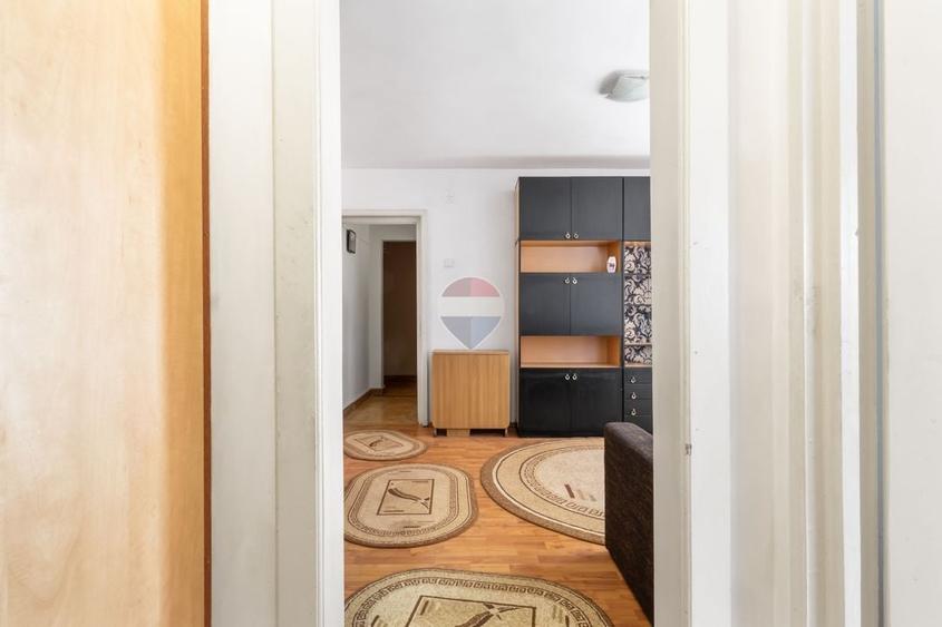 Apartament cu 2 camere semidecomandat în Romanilor