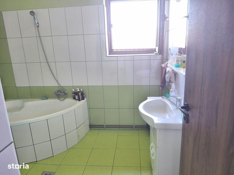 Casă cu 3 camere în Ernei