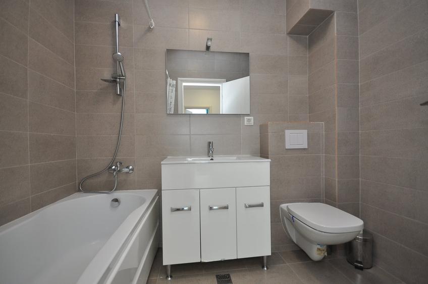 Apartament cu 3 camere decomandat în Drumul Taberei