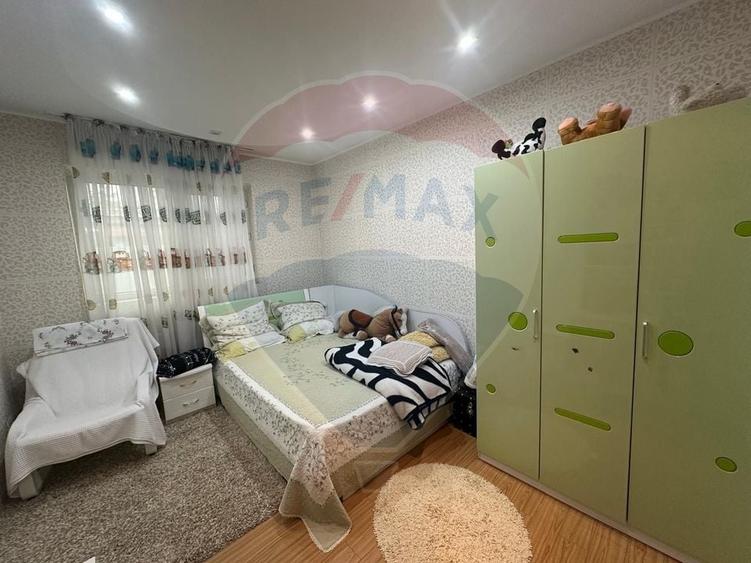 Casă individuală cu 6 camere cu Teren 1200 Mp în Afumați
