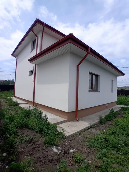 Casă individuală cu 4 camere cu Teren 350 Mp în Valea Ursului