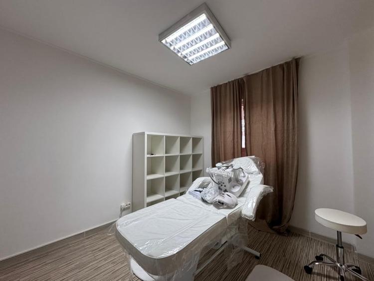 Spațiu comercial, de 43.759998321533 mp, în Florilor