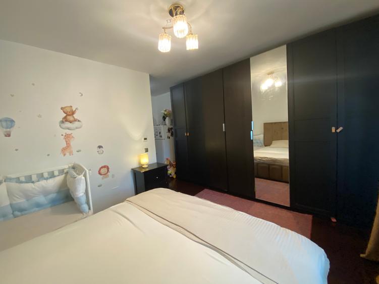 Apartament cu 3 camere semidecomandat, mobilat în Vitan Mall