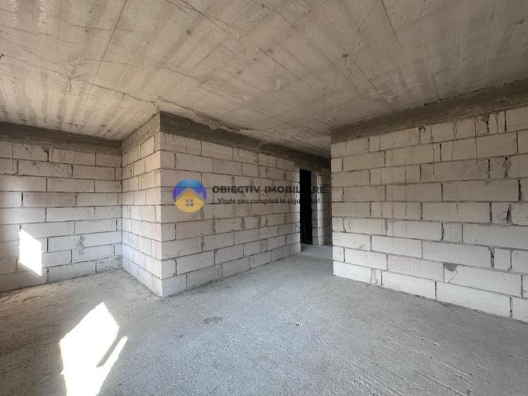 Casă individuală cu 5 camere cu Teren 1688 Mp în Pângărăcior