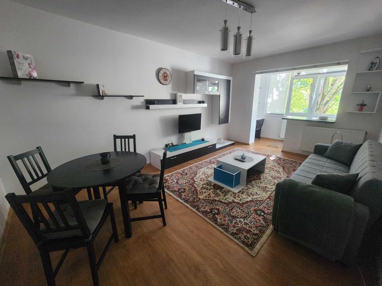 Apartament cu 2 camere semidecomandat în Central