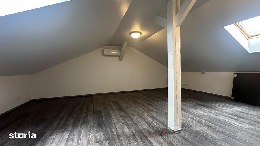 Casă cu 4 camere cu Piscina în Gruia