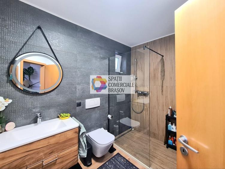 Penthouse cu 4 camere decomandat, mobilat în Avantgarden