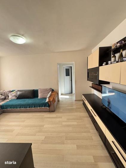 Apartament cu 3 camere decomandat în Alexandru cel Bun