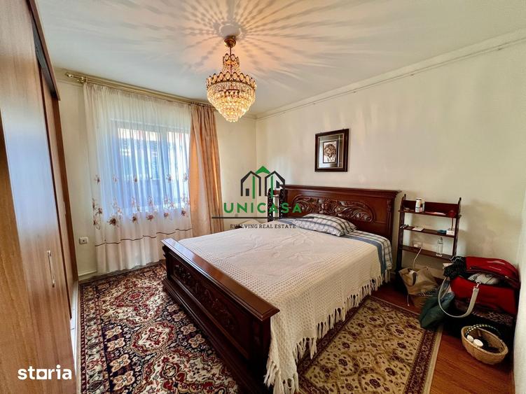 Casă cu 7 camere cu Teren 600 Mp în Central