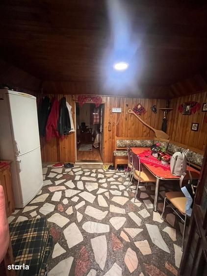 Casă cu 5 camere cu Teren 1800 Mp în Călugări